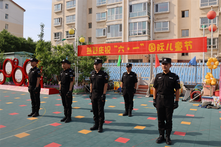 寿阳县巡警大队走进滨河一幼与萌娃解锁非常“六+一”