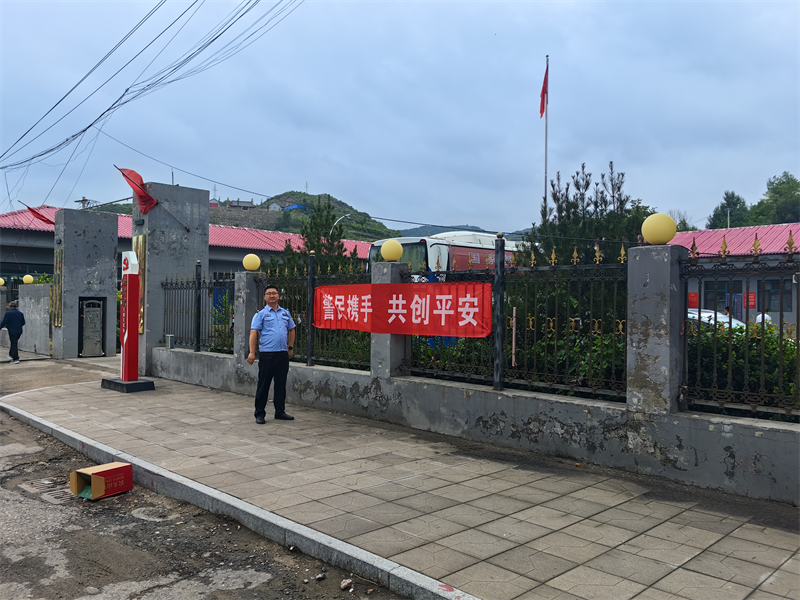 山西交城公安：平安灯下，安全感满溢的水峪贯夏夜
