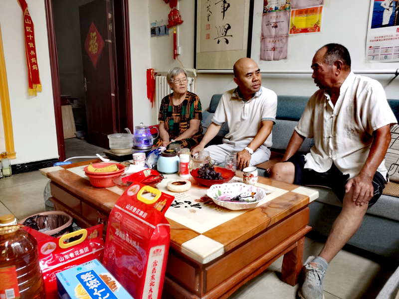情暖军属！人人健康集团卓国文一行开展拥军慰问活动