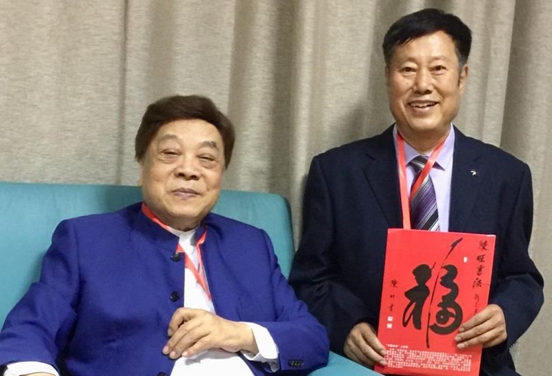 央视舞台挥毫 高价善款助学！书法家陈旺写&ldquo;福&rdquo;走红