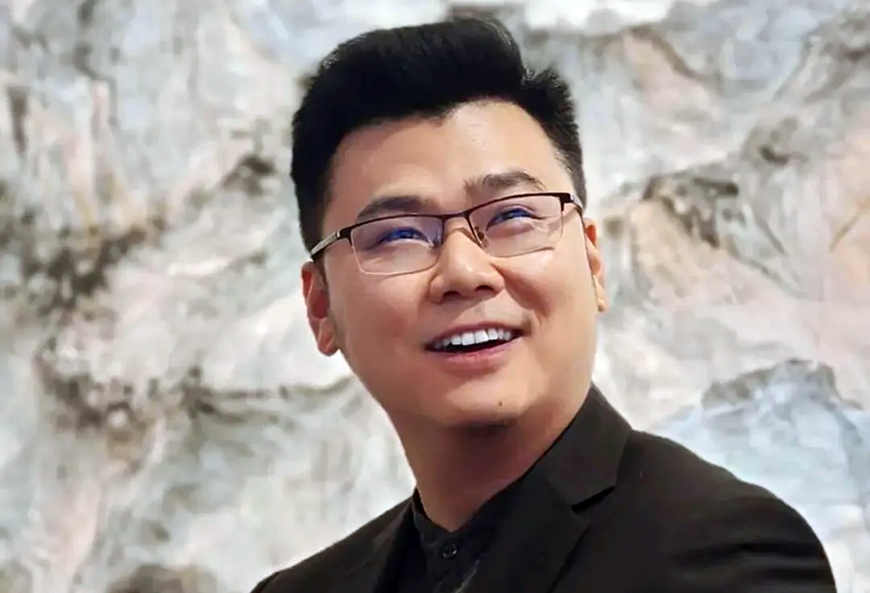 以镜观书圣 以笔传文脉&mdash;&mdash;记青年书法学者徐剑飞